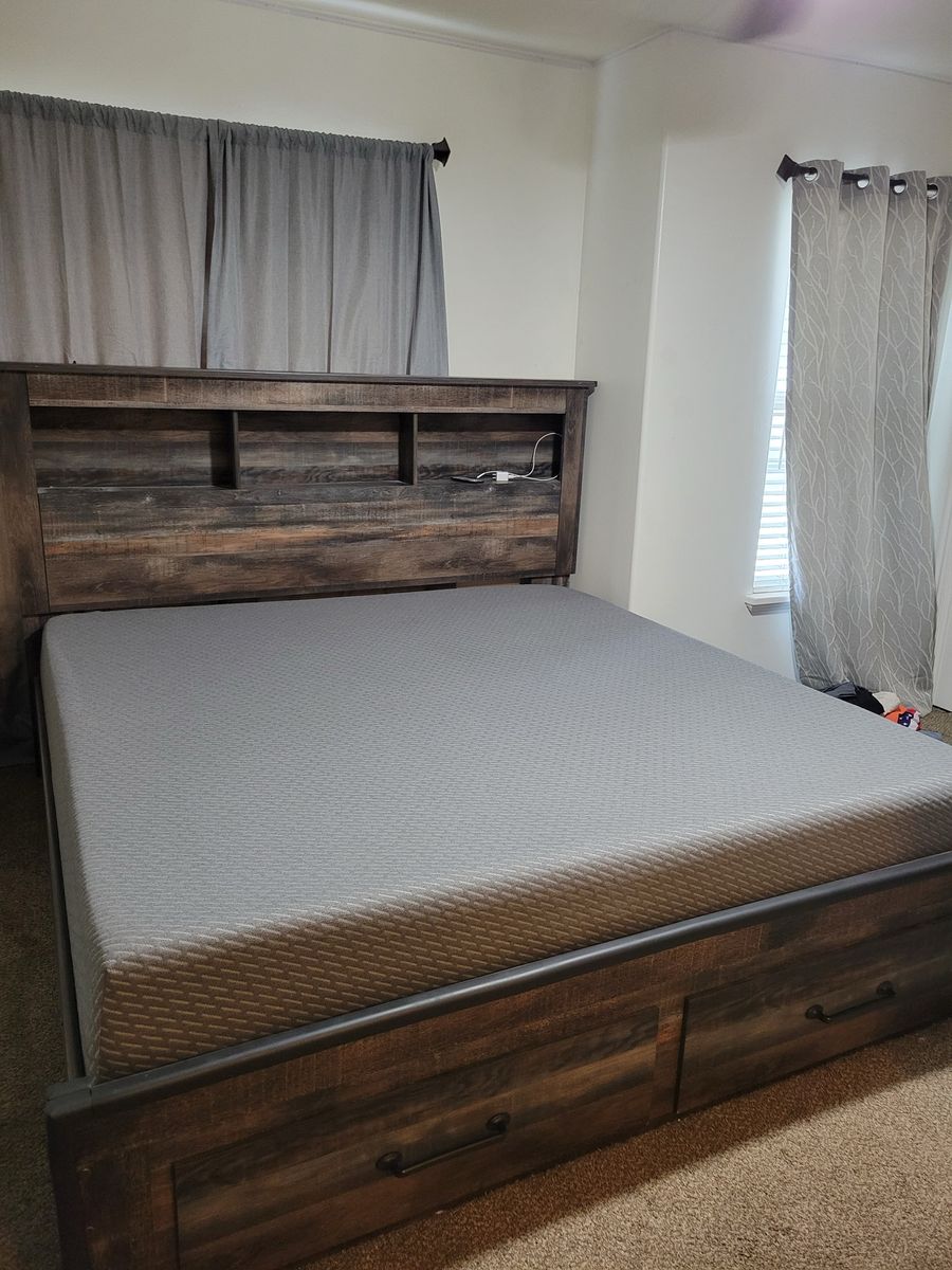 King Size Tuft and Needle Mint Mattress