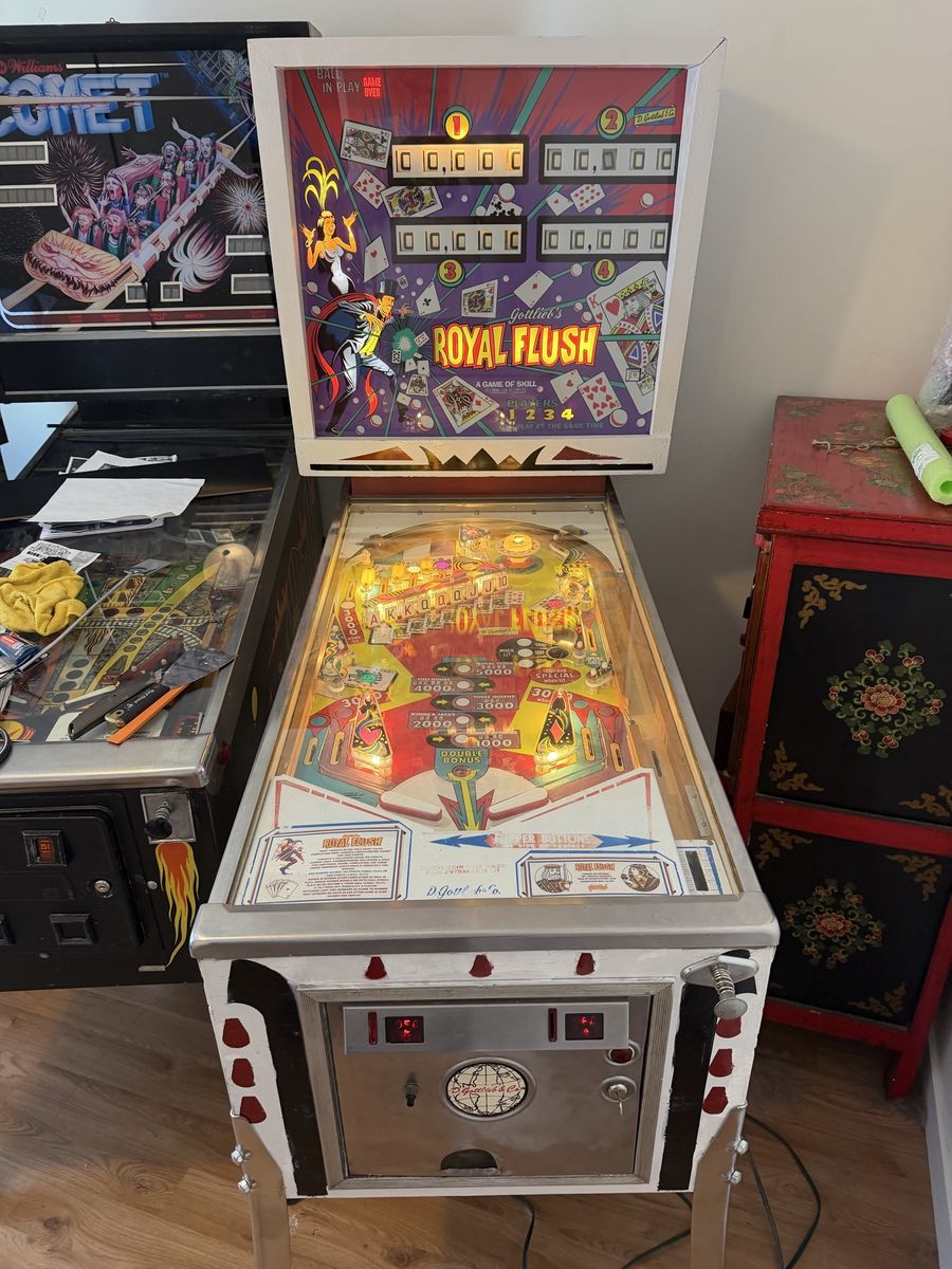 Gottlieb's Royal Flush Vintage Pinball Machine - Classic Card-Themed Arcade Game
