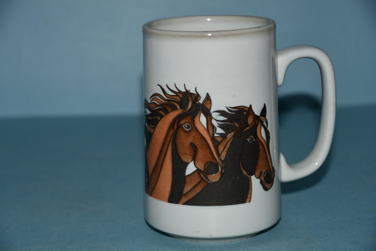 OTAGIRI, JAPAN "HORSE" MUG ~ 3 HORSES ~ HEIGHT 5" ~ DISPLAYED ~ NEVER USED ~ NO CHIPS!