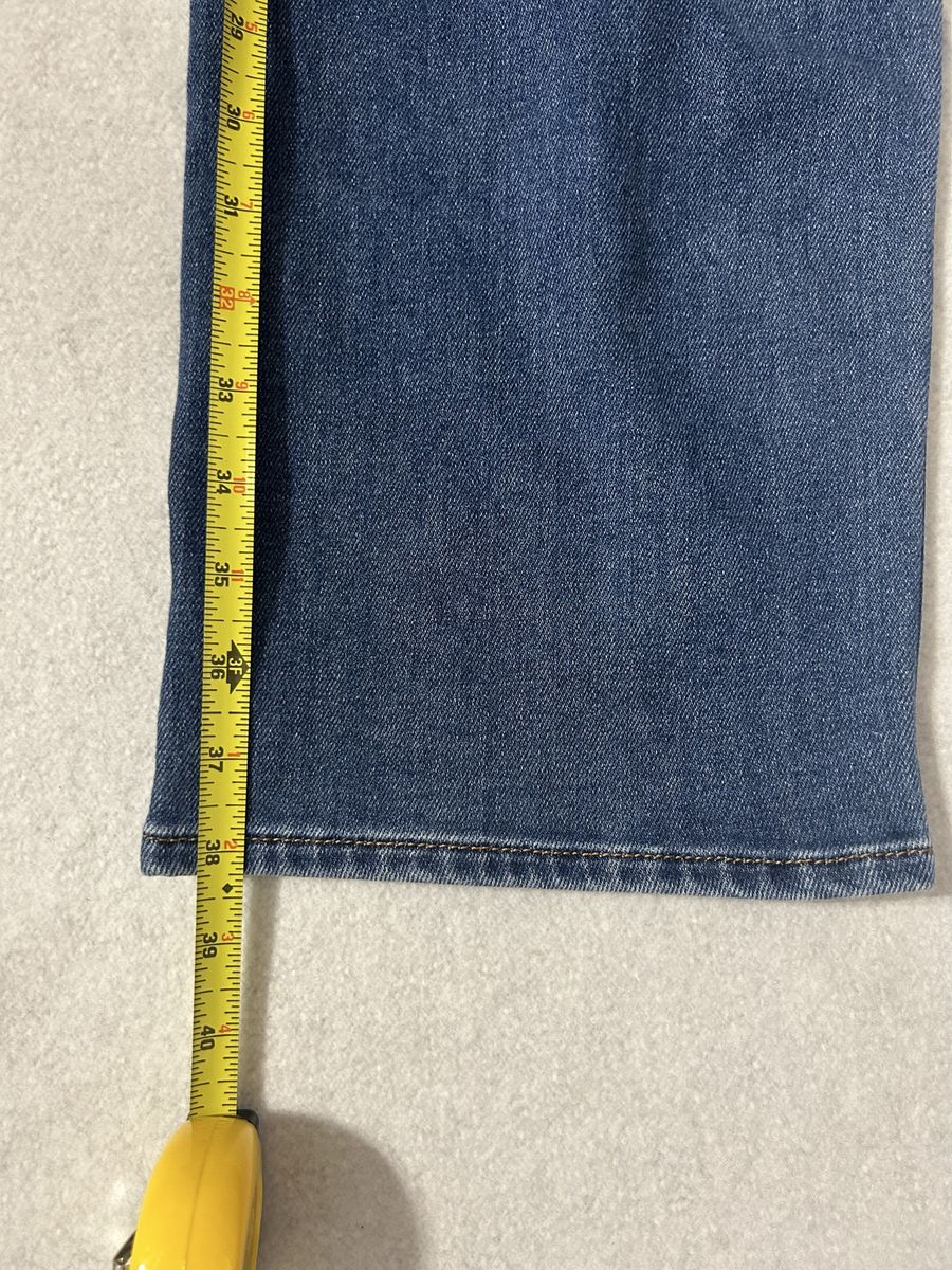 Main image 6