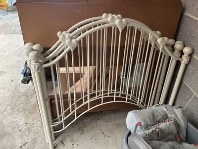 ️ Twin Metal Beds Convert to Bunk Beds! ️ $100 for the set