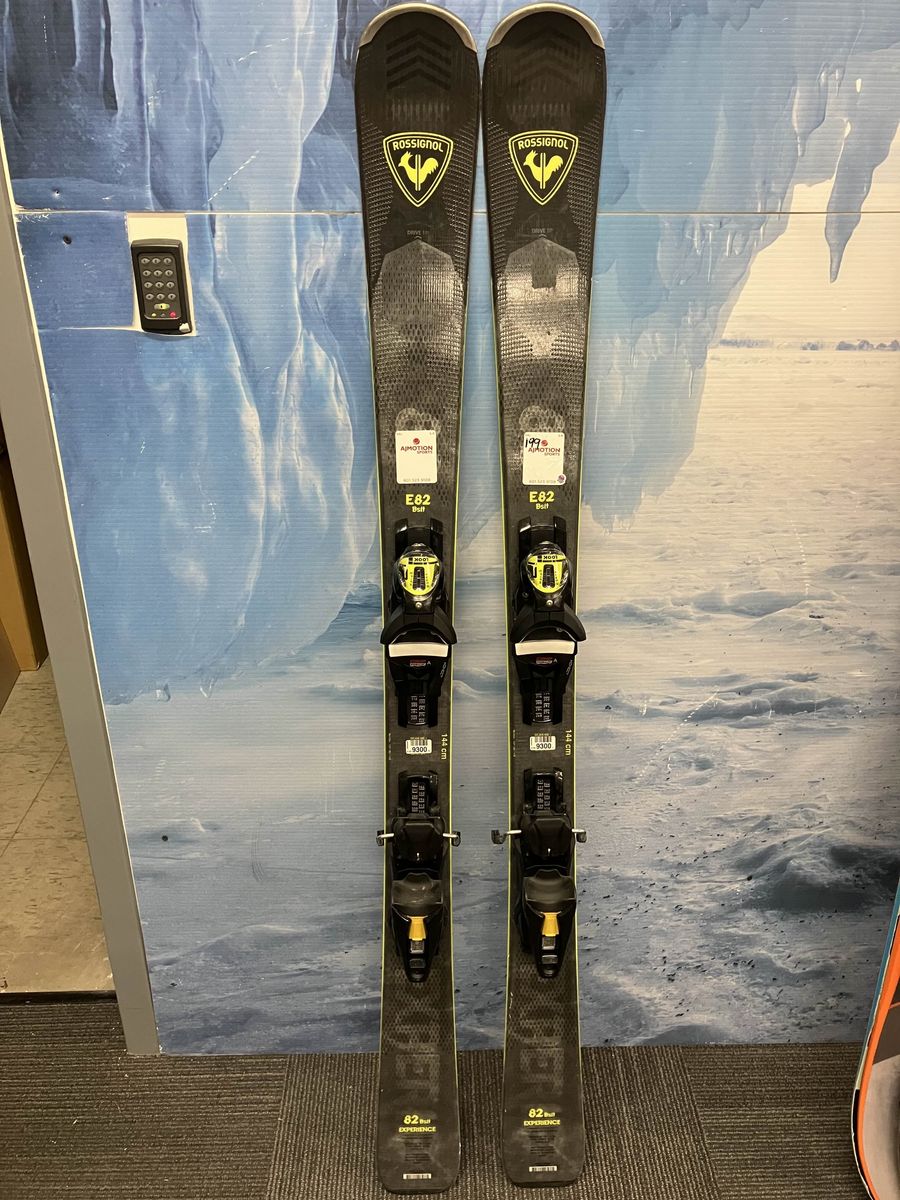 Used Rossignol 82 Basalt Ski - 144CM W/ Look NX 12 Demo Binding