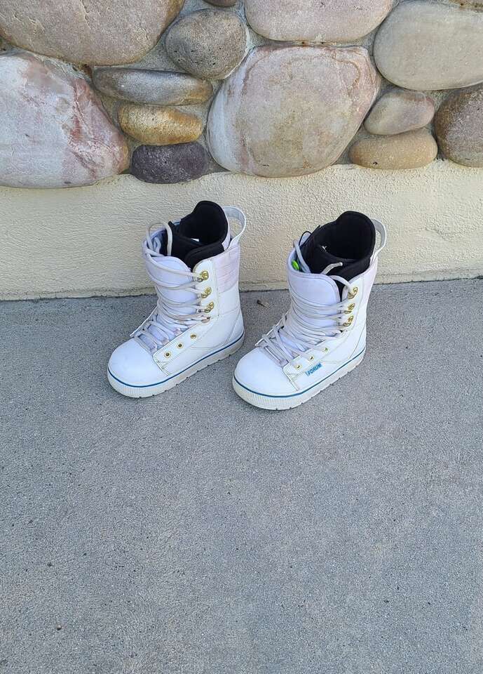 Forum Constant Snowboard Boots Mens - Size 6