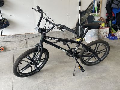 Mongoose bmx style bike with pegs