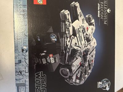 LEGO Star Wars Millennium Falcon 75257 Building Set - New, Factory Sealed