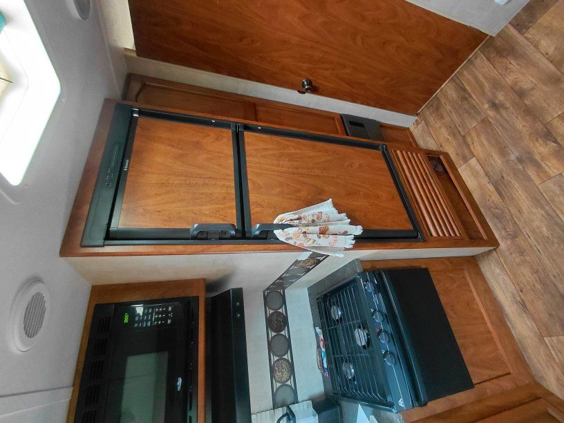 Main image 11