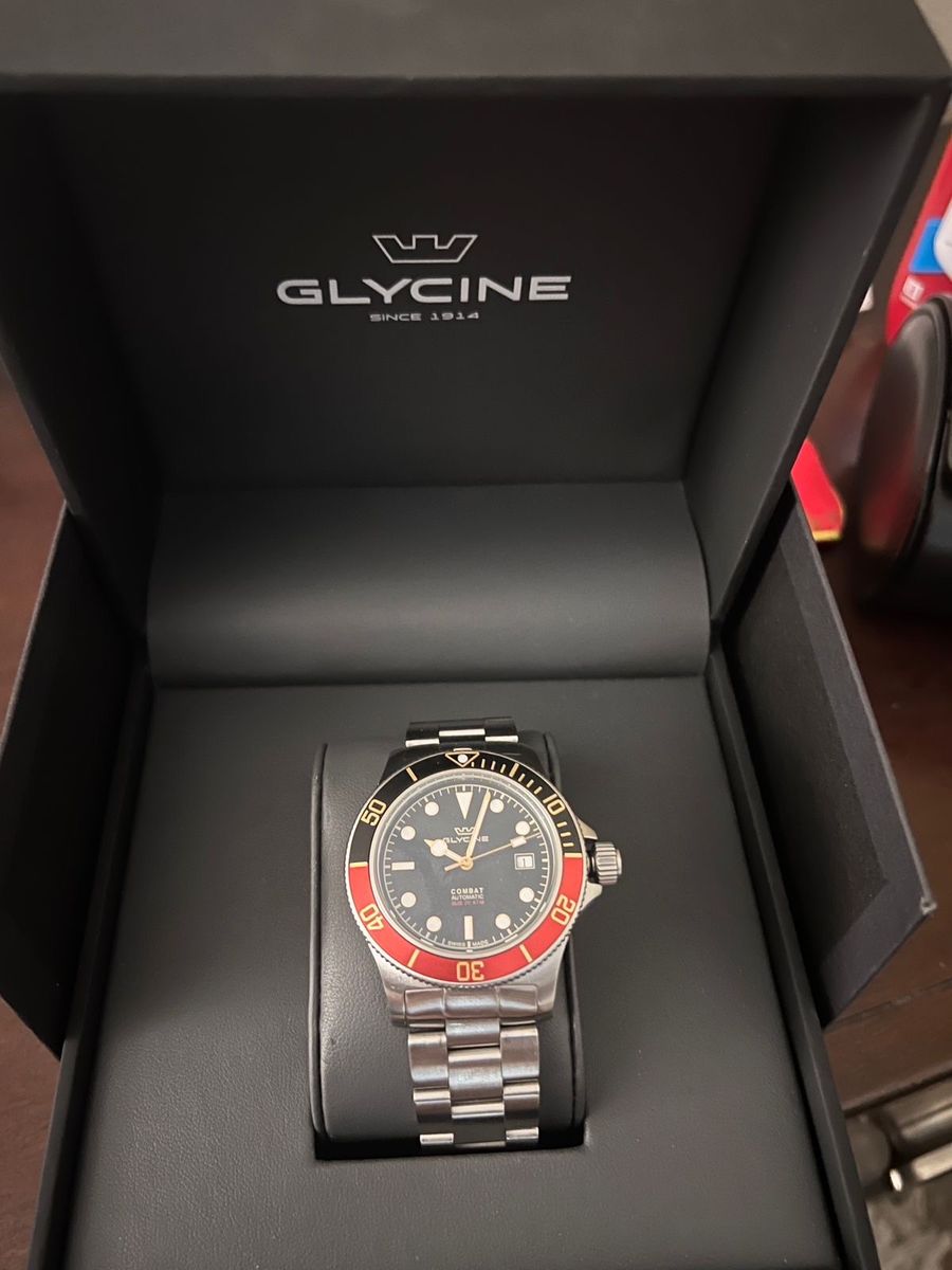 Glycine Combat Sub 42mm Automatic Watch GL0391 with Red Bezel - Excellent Condition