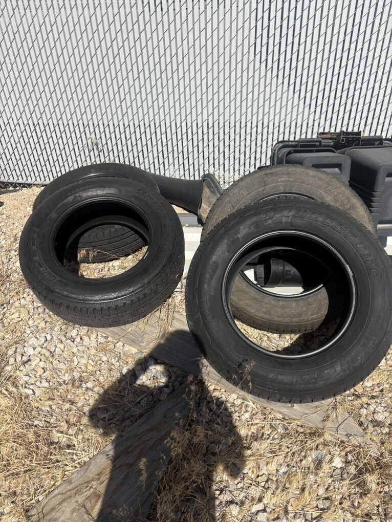 Set Of 4 Bridgestone Dueler P275/65R18 Tires