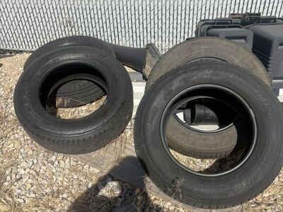 Set Of 4 Bridgestone Dueler P275/65R18 Tires
