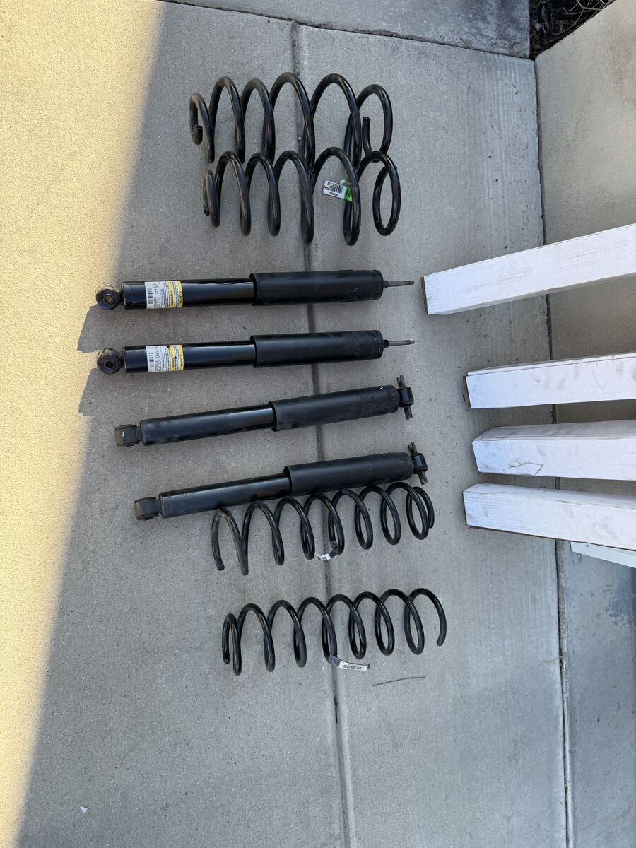 Jeep Wrangler Sahara front and rear suspension parts.