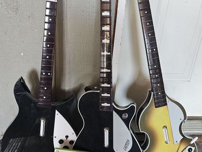 Beatles rockband guitar bundle xbox 360