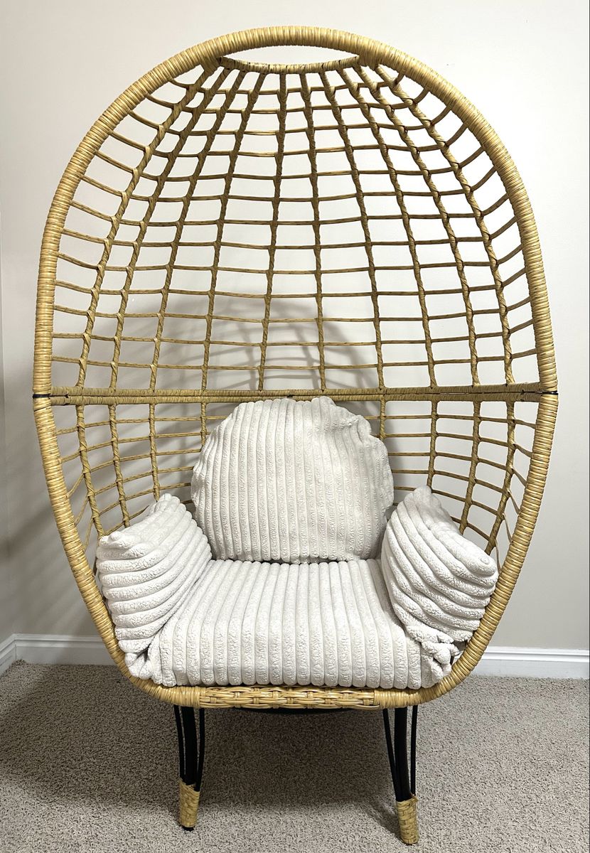 White Wicker Egg Chair-Great Condition