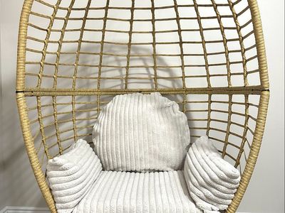 White Wicker Egg Chair-Great Condition