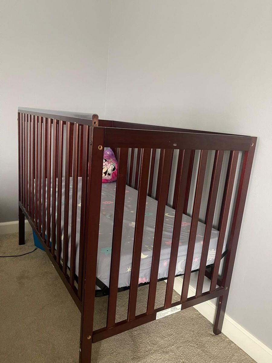 Baby crib with mattress
