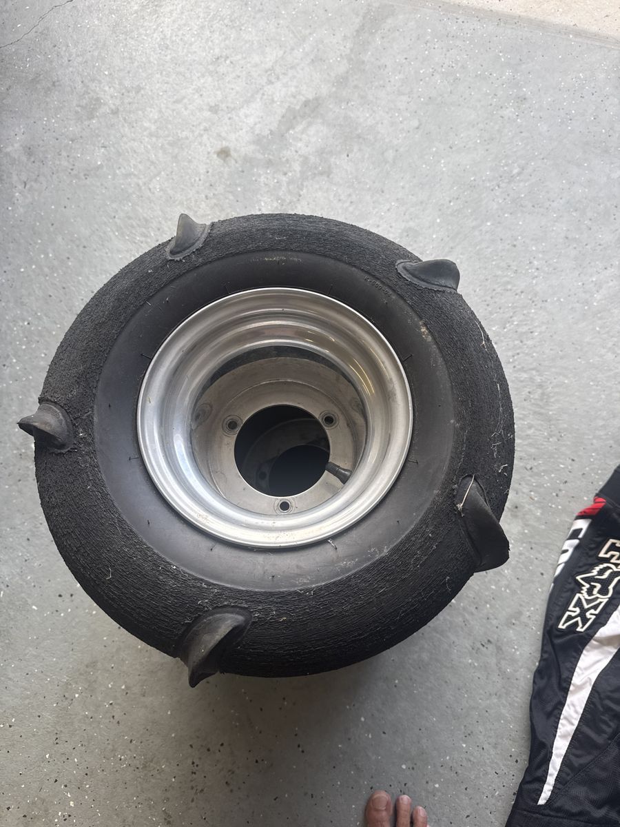 3 lug LT 80 paddle tires