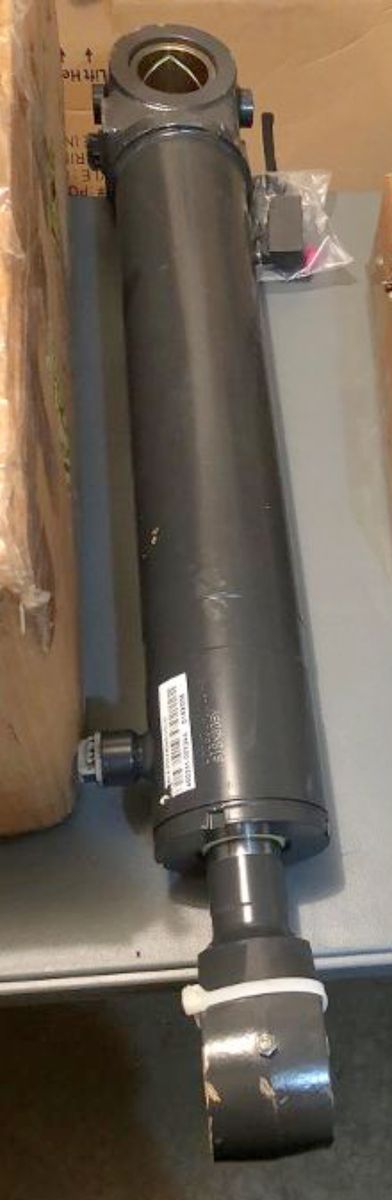 Hydraulic Steering Cylinder Part 400331-00104A S18X008