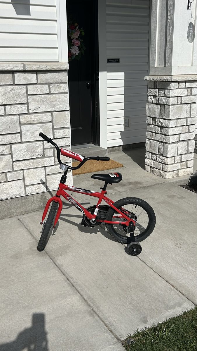 Kids 16” Huffy bike with removable training wheels