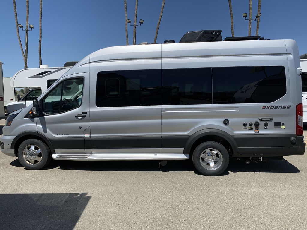 2027 Entegra Coach Expanse 21T