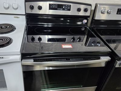 Amana Stainless Steel Electric Range with Glass Cooktop and Oven