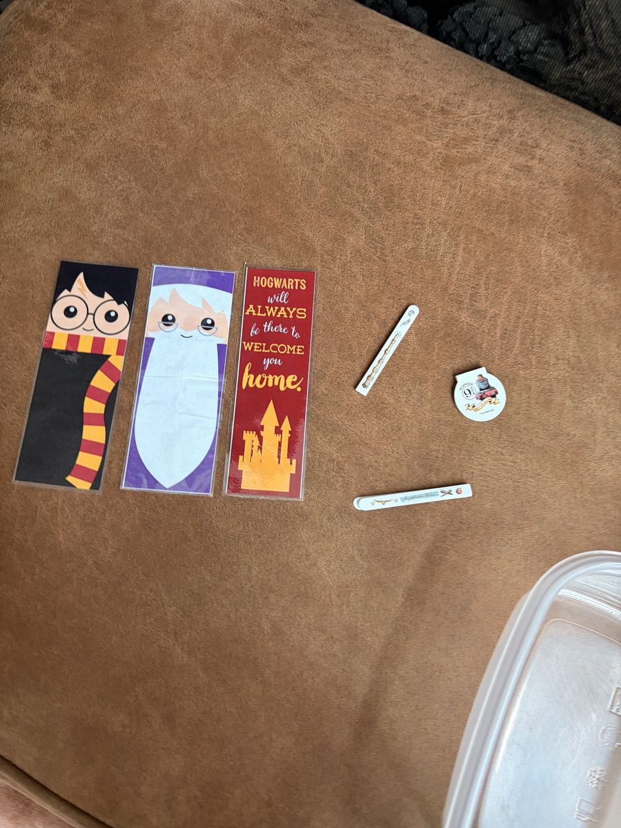 Harry Potter Bookmark Set - Harry, Dumbledore, Hogwarts Castle & Platform 9 3/4 Bookmark Clips