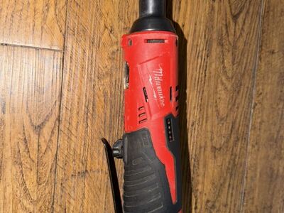 Milwaukee M12 Cordless 3/8 Ratchet