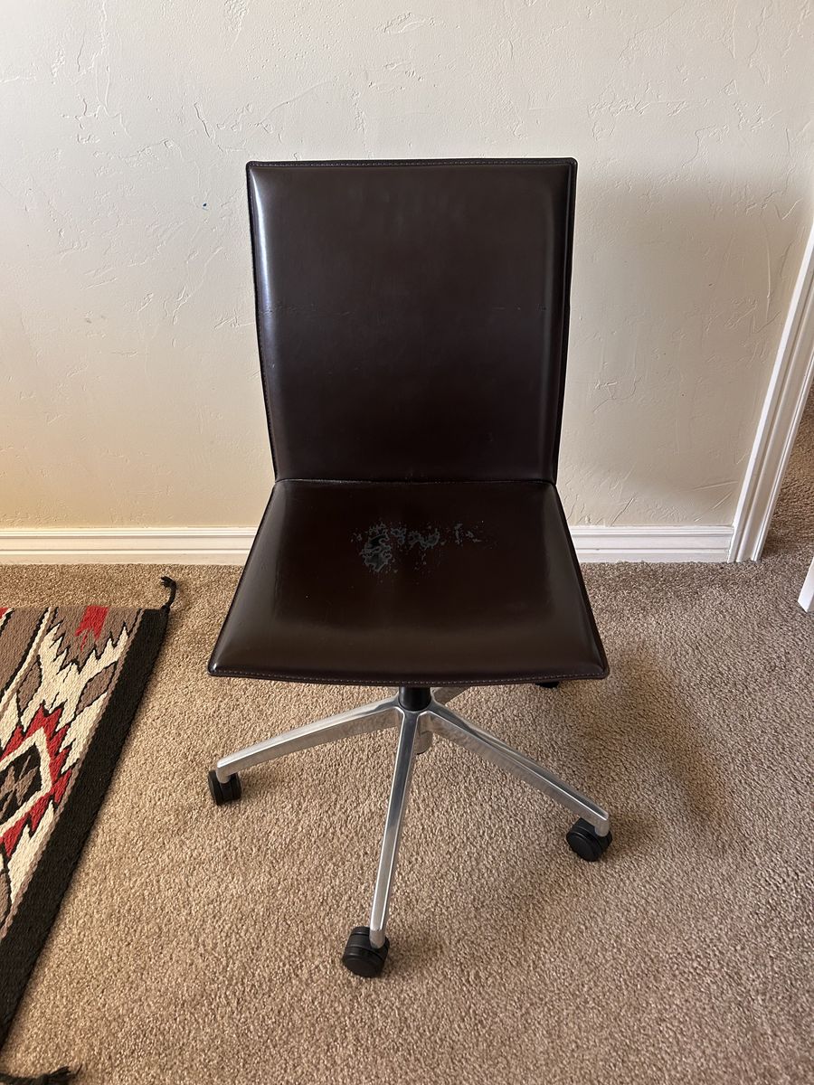 Desk chair