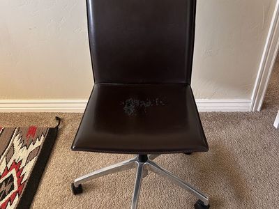 Desk chair