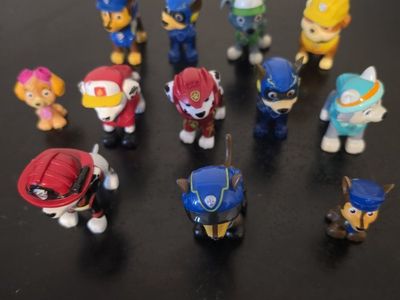 12 paw patrol pups