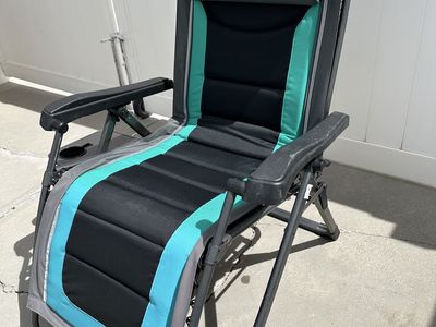 Nice Comfy Timberrige Zero Gravity Lounge Chair
