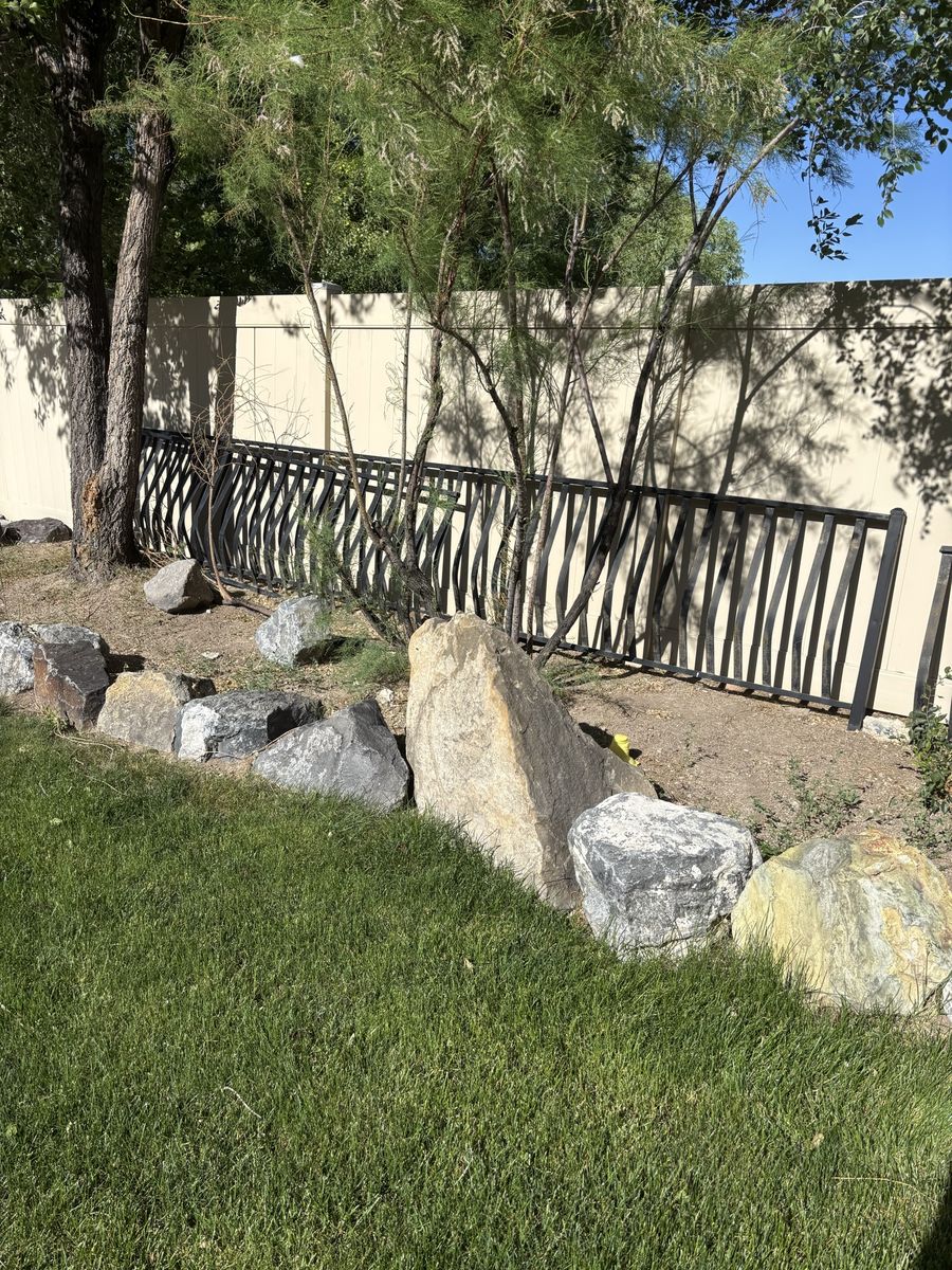 Iron/metal railing for deck or retaining wall (used)