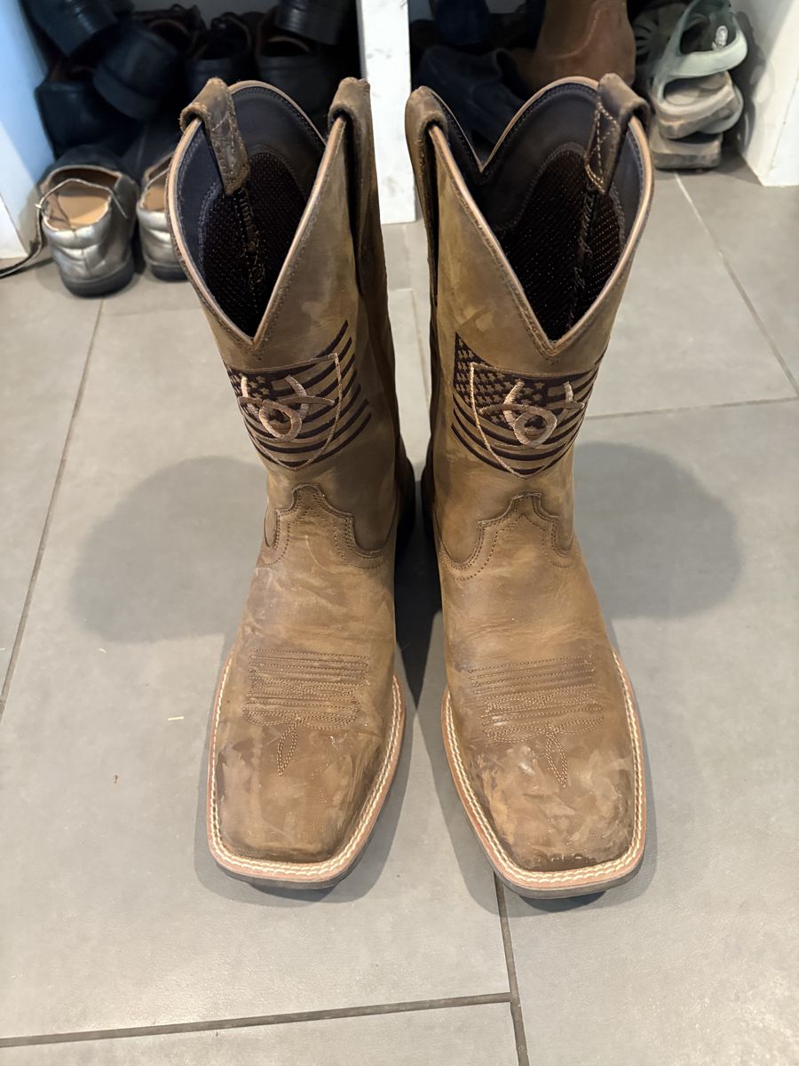 Ariat boots 9.5 D