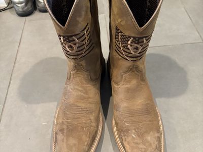 Ariat boots 9.5 D