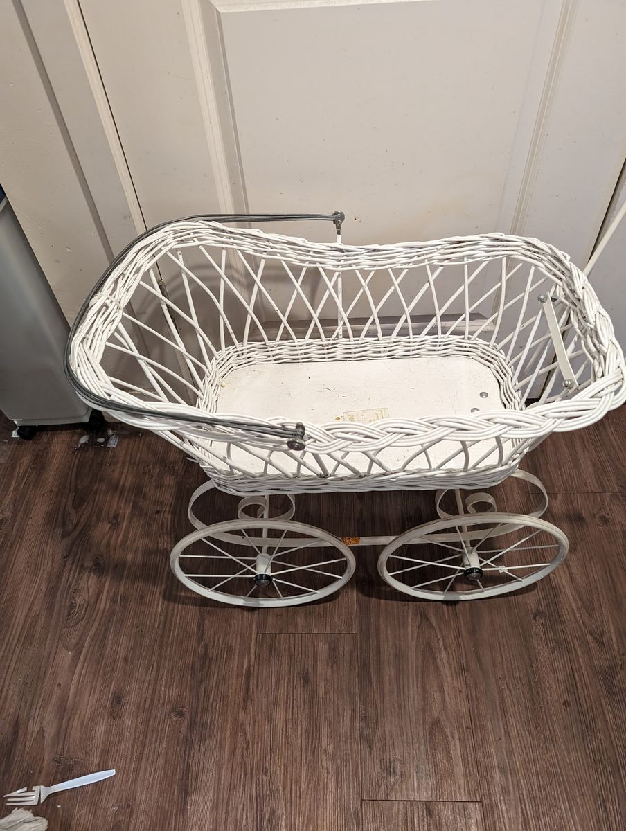 Vintage Wicker Doll Stroller / Bassinet