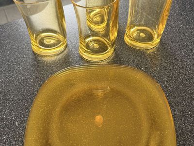 Vintage 2006 Ty Pennington Design Summertyme Swung Clear Yellow Resin 5” Glasses & 8 1/4” Plates
