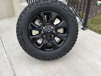 Dodge Ram 3500 Limited Rims and Tires 275/65R20