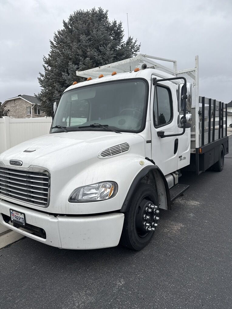 2004 M2 Freightliner In Great Condition