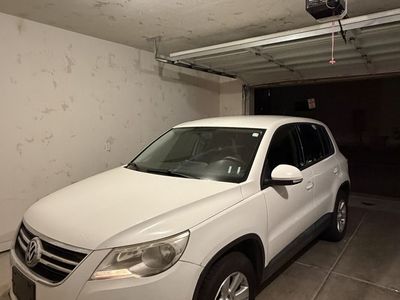 2010 VOLKSWAGEN TIGUAN SE