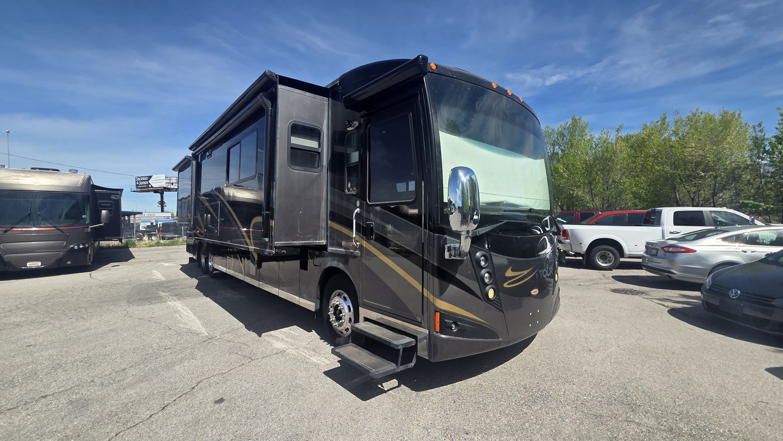2011 Winnebago Tour 42QD