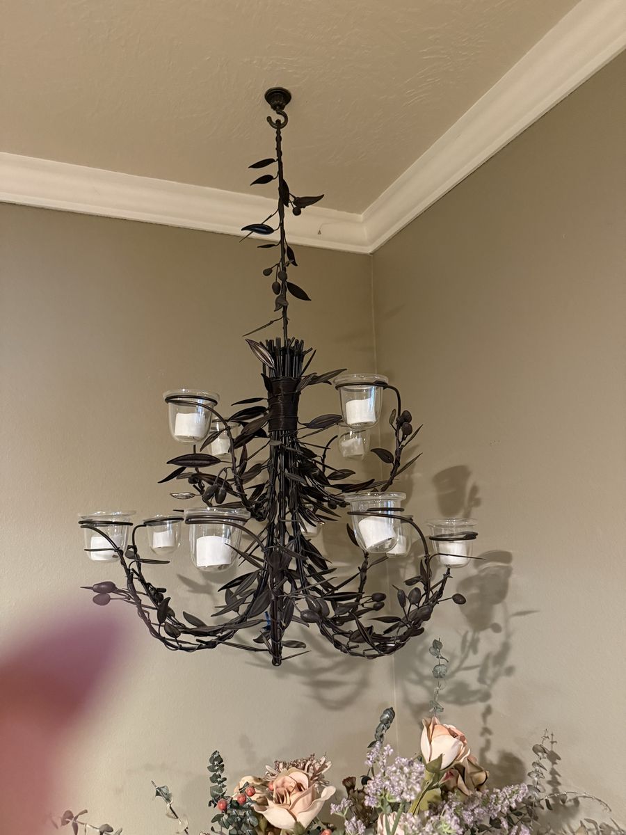 Z-Gallery Decorative Black Leaf Chandelier Candle