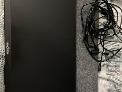 INNOView Portable Monitor with Cables and Case