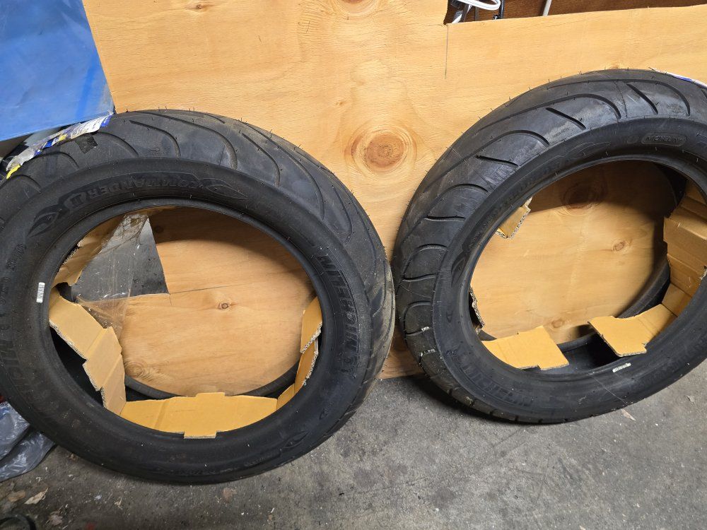 Michelin Commander II tires set