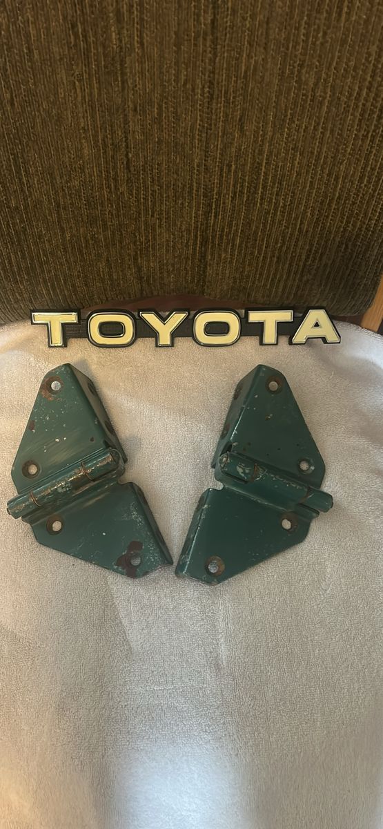Toyota FJ40 Landcruiser windshield hinges