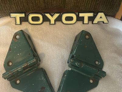 Toyota FJ40 Landcruiser windshield hinges
