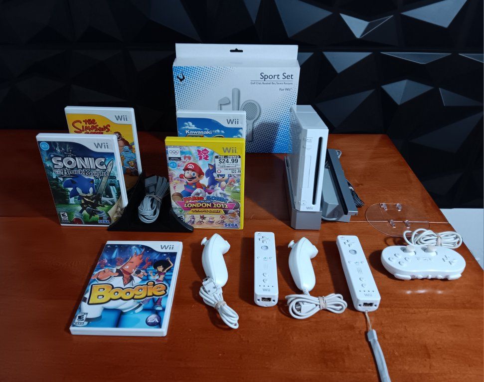 Nintendo Wii Console White, Controllers, Accessories & 5 Great Games! Tested. Excellent Conditions!