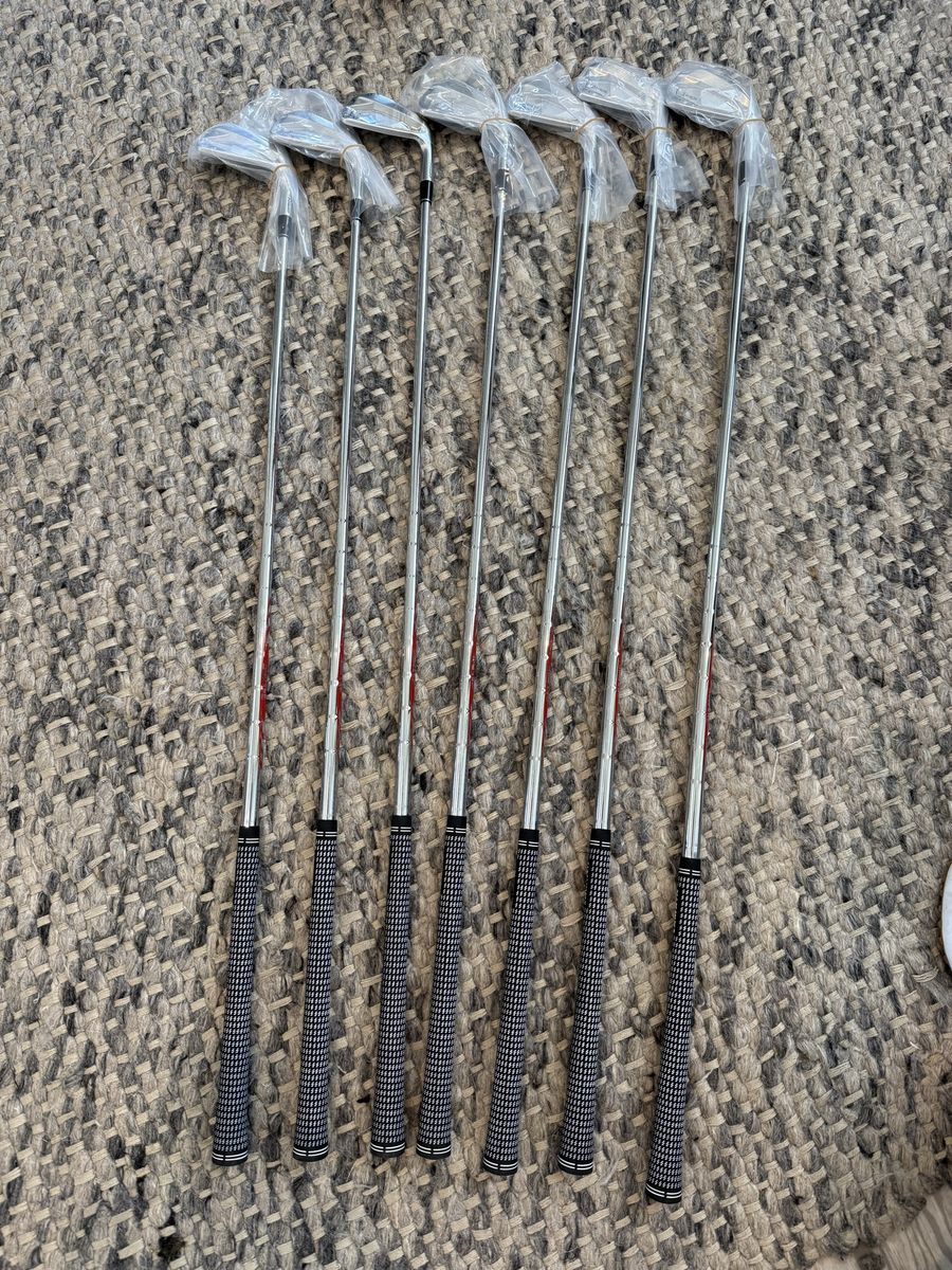 Srixon ZXi5 Irons Set 4-PW - New in Plastic