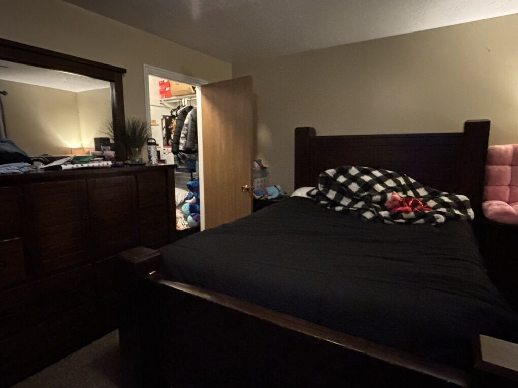 QUENN Bedroom Set - Heavy Duty Wood