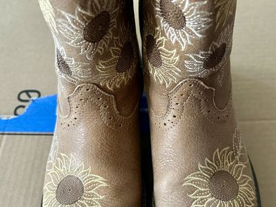 Ariat Women’s Sunflower Blosson Western Boots 5.5