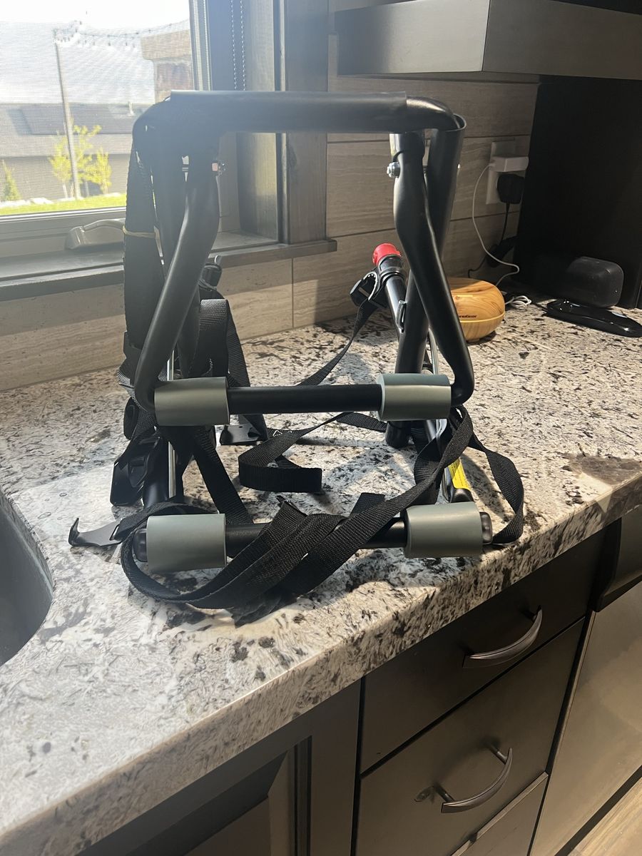 Almost New Trunk Bike Rack