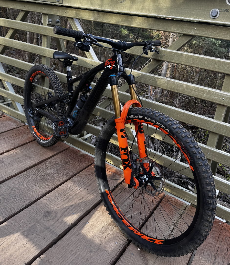 Specialized Stumpjumper EVO S-Works Carbon Full Suspension Mountain Bike - FOX Factory Suspension, RaceFace ARC Rims