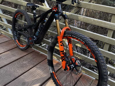 Specialized Stumpjumper EVO S-Works Carbon Full Suspension Mountain Bike - FOX Factory Suspension, RaceFace ARC Rims